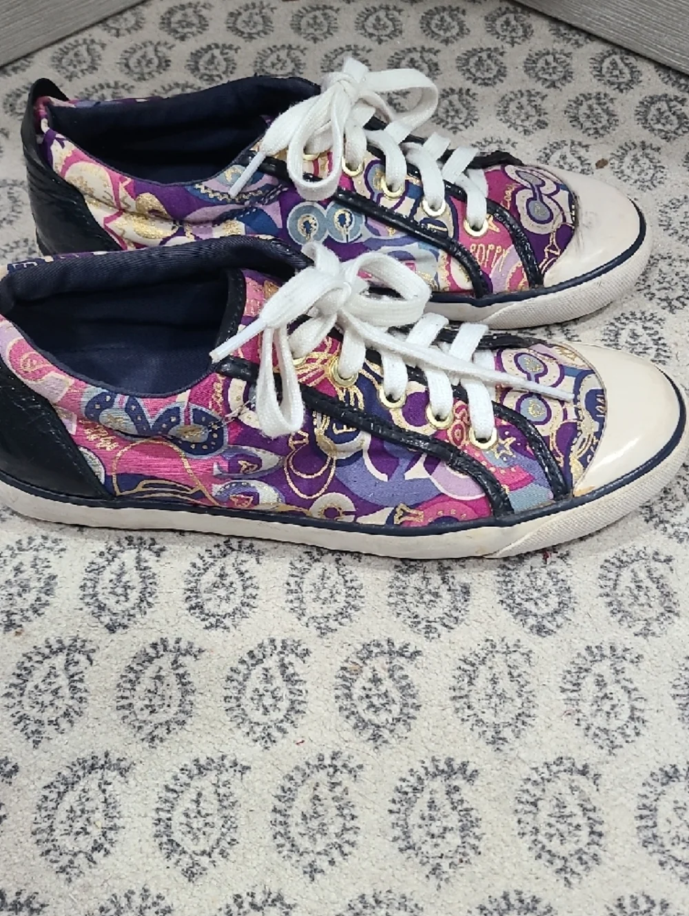 Coach eye catching